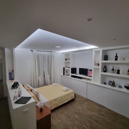 Home Anisia Paderno d'Adda Exteriér fotografie